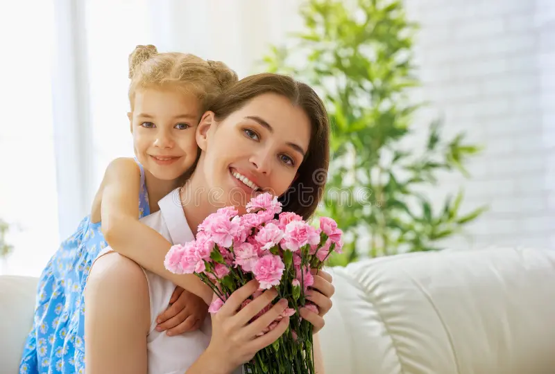 Surprise Bouquet Brings Comfort To Grieving Mom